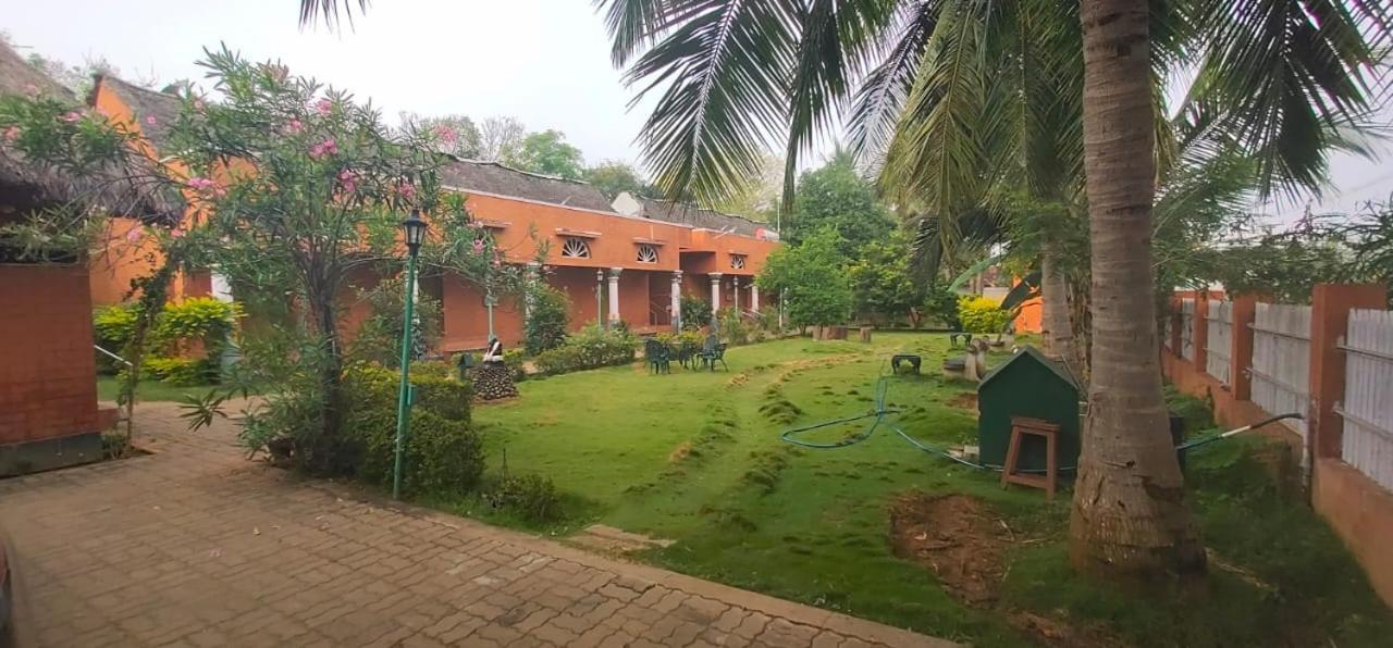 Chettinadu Mansion - An Authentic Heritage Palace Kanadukattan Exterior photo