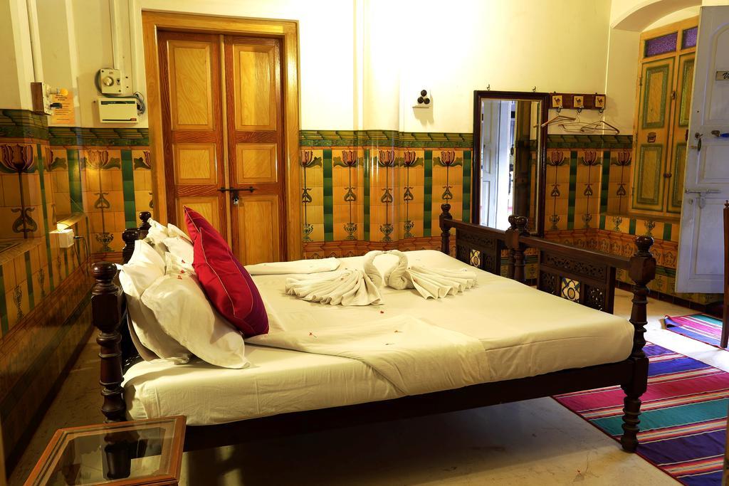 Chettinadu Mansion - An Authentic Heritage Palace Kanadukattan Exterior photo